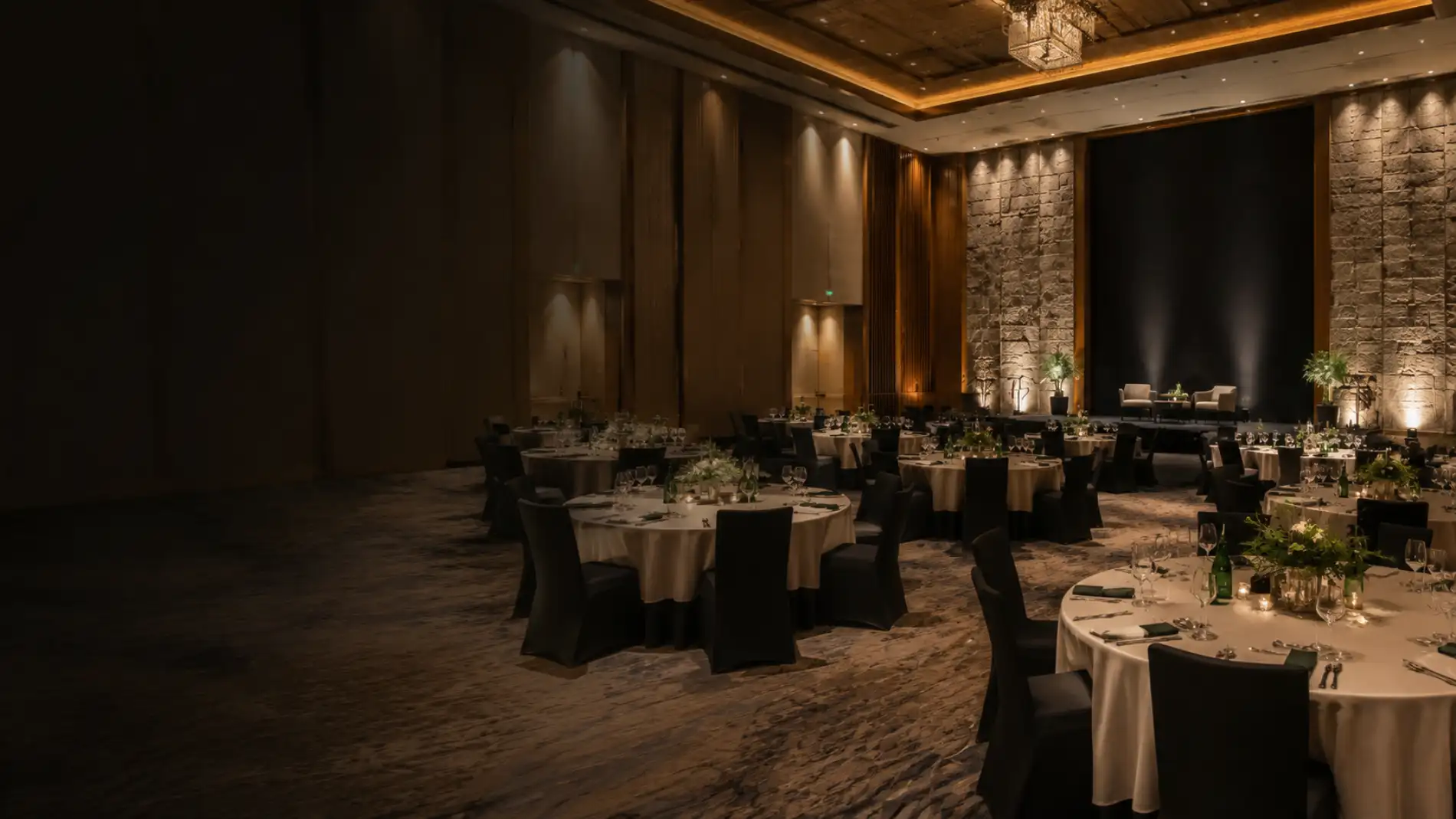 Ballroom hotel yang tertata